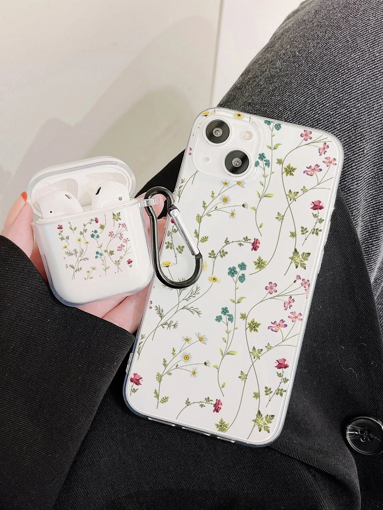 1 funda transparente con diseño floral y 1 funda compatible con Airpods - Imagen 6