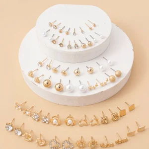 30 pares de pendientes con decoración de diamantes de imitación