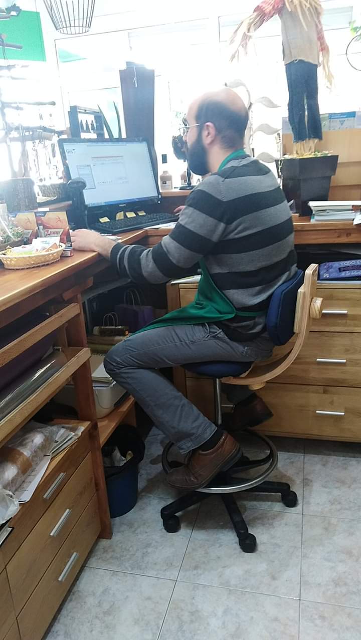 Taburete Ergonómico – con o sin ruedas J.Haydn - Imagen 6