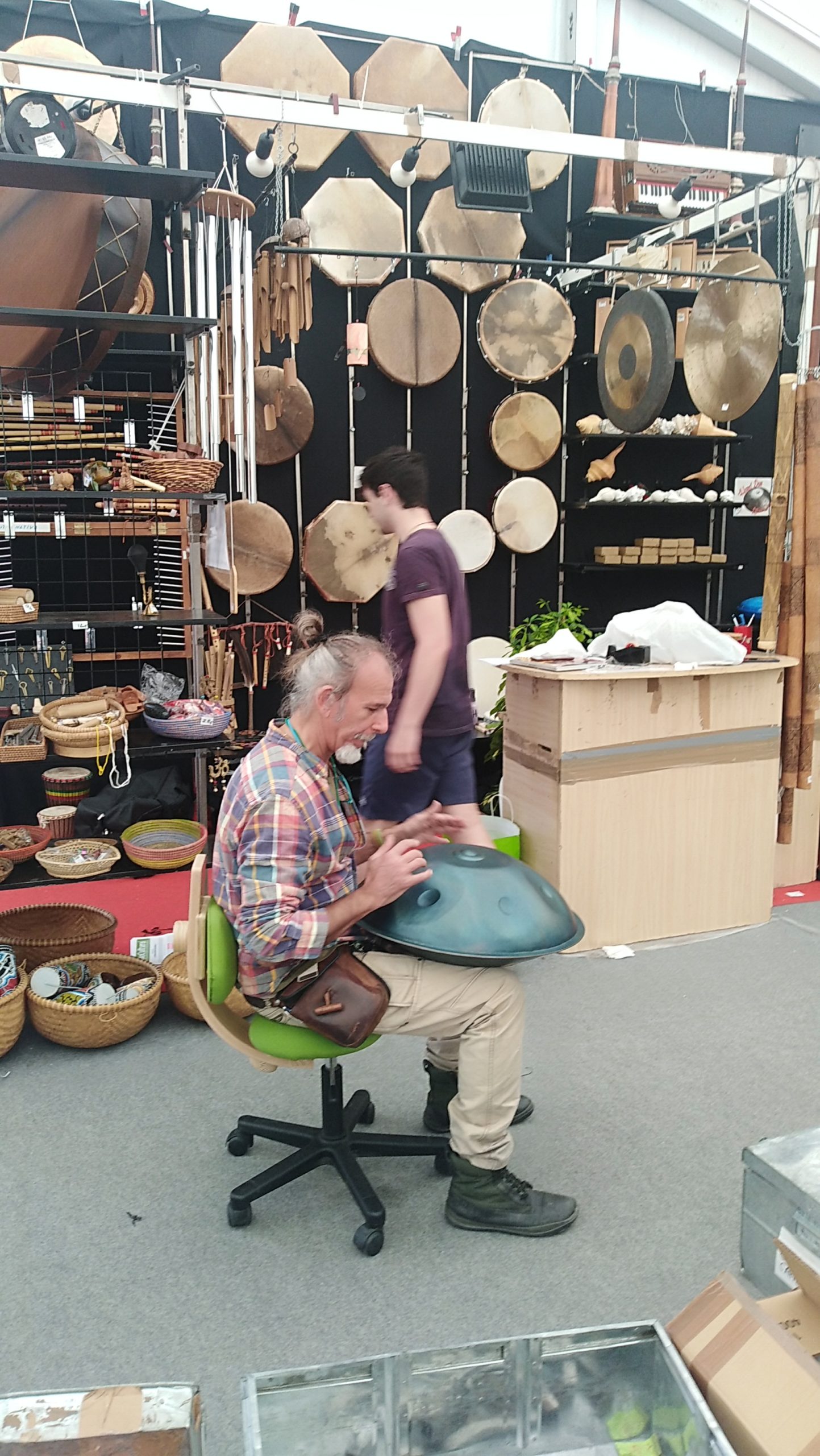 Taburete Ergonómico – con o sin ruedas J.Haydn - Imagen 4