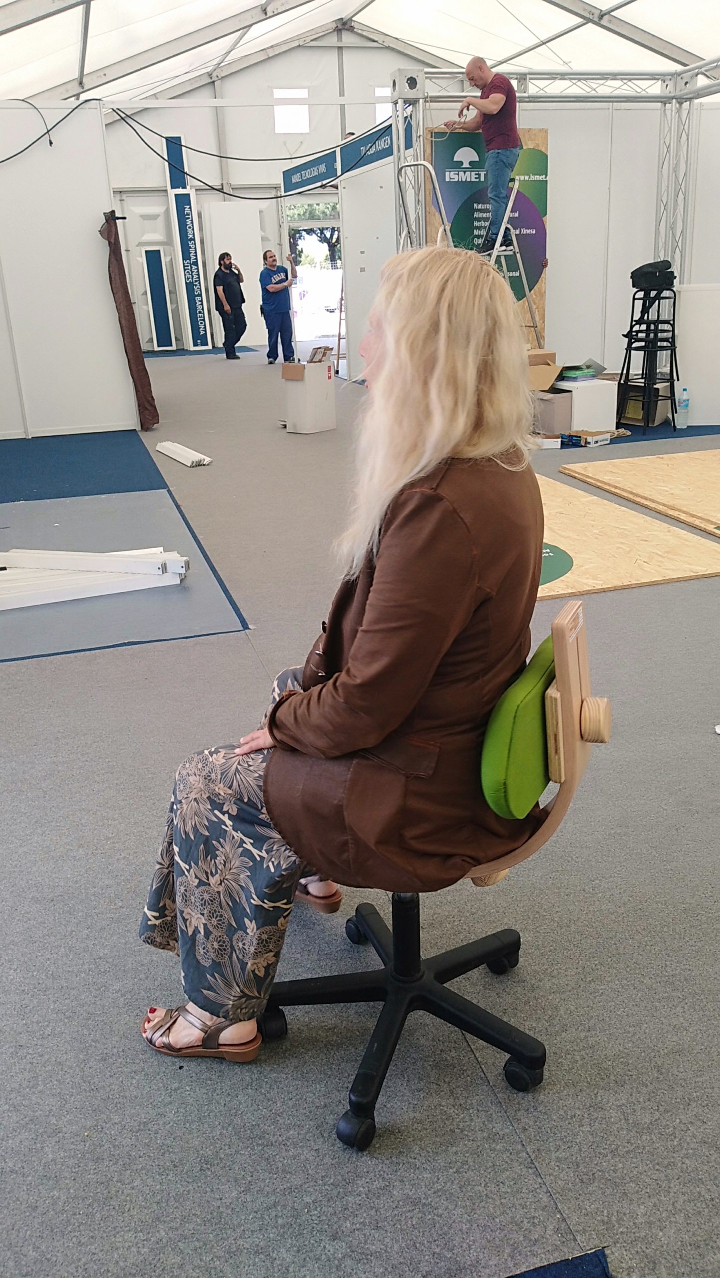 Taburete Ergonómico – con o sin ruedas J.Haydn - Imagen 5