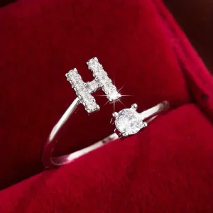 Anillo de Letras H Moderno con Incrustaciones Brillantes
