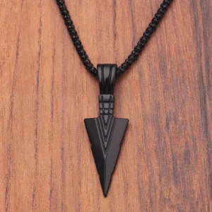 Collar De Moda Y Popular Con Colgante De Arma De Caballero SHEIN