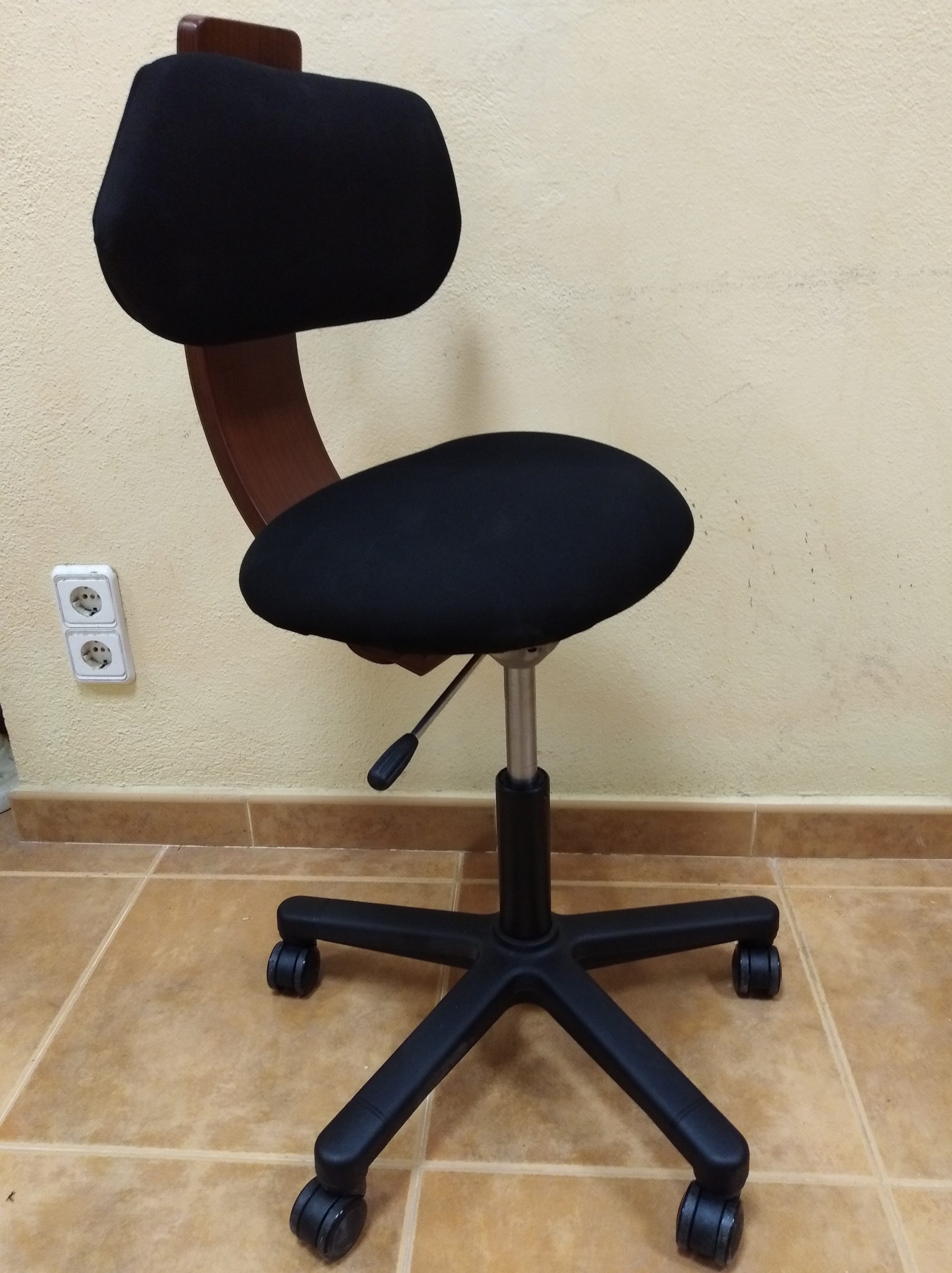 Taburete Ergonómico – con o sin ruedas J.Haydn - Imagen 2