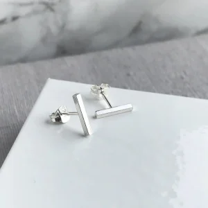 Pendientes finos en forma de palo , pendientes de barra pequeños