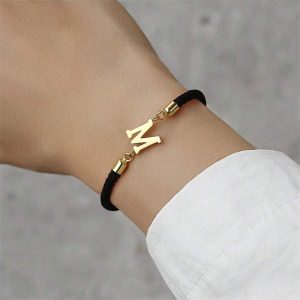 Pulsera clásica ajustable con inicial para mujer