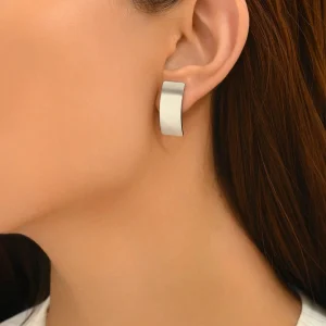 SHEIN 1 par de pendientes metálicos con forma asimétrica de moda