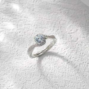 SHEIN Anillo de compromiso con circonita cúbica y caja de regalo, ajustable, con circonita