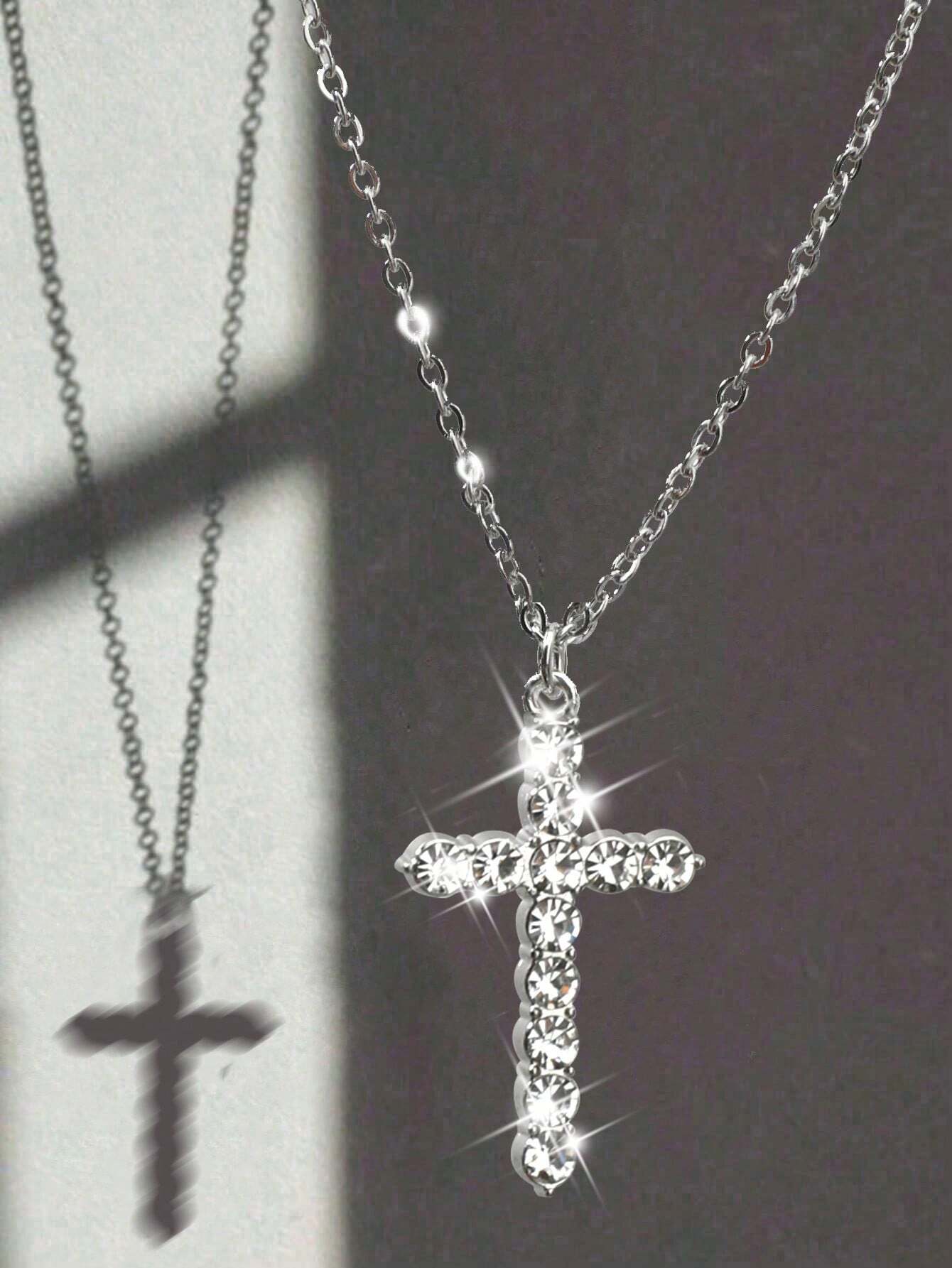 Shein Collar de colgante de cruz con diamantes incrustados