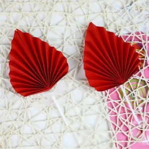 Shein Juego de 2 adornos de papel para tartas, diseño creativo en forma de abanico rojo