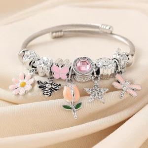 SHEIN Pulsera con pintura de mariposa y margarita con elementos de corazón y bailarina