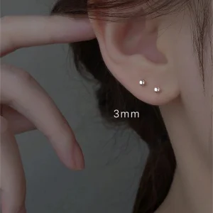 Shein Un set de 6 de bola Pendientes de tachuela ( 3MM